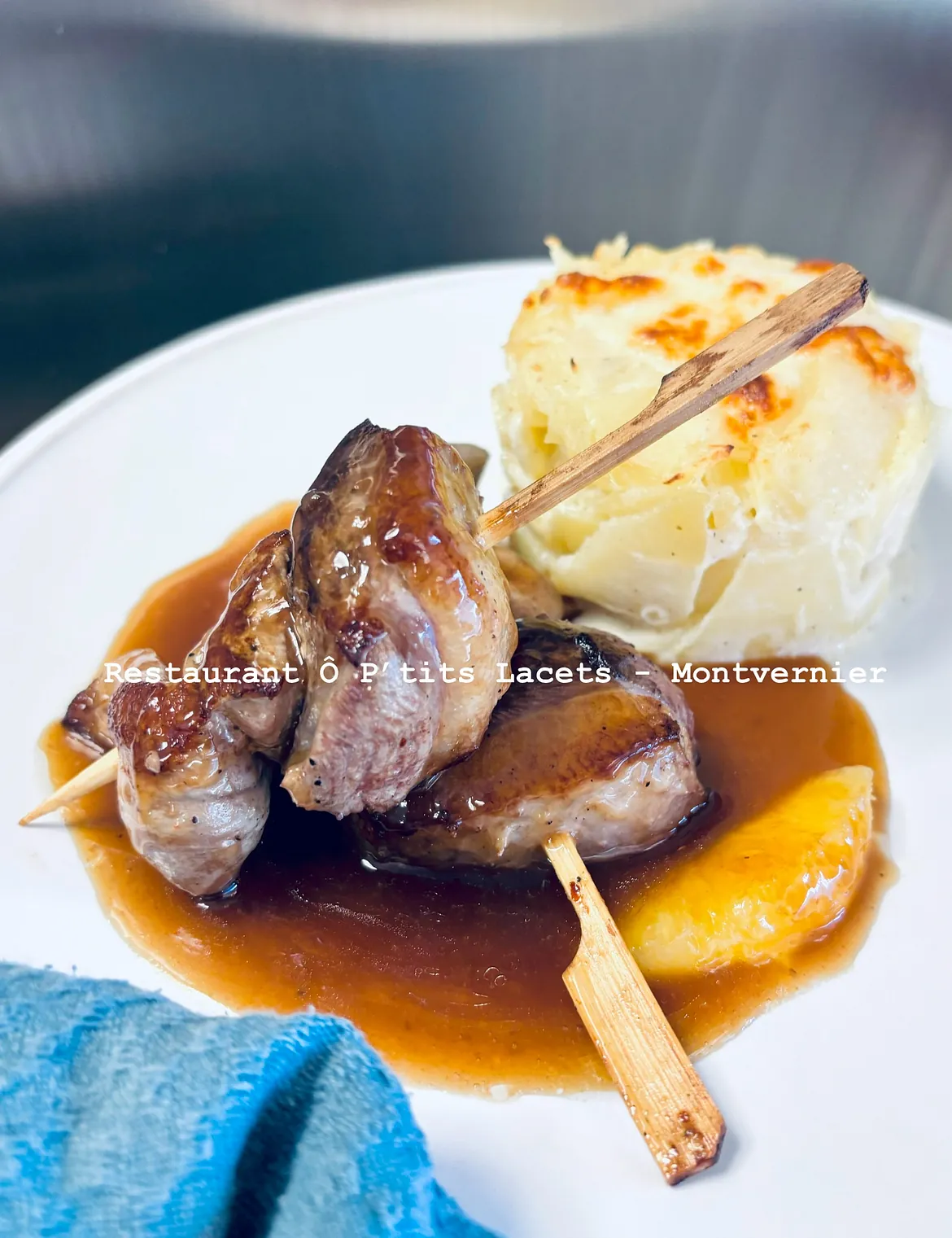 Duo de Canard en Brochettes, sauce Grand Marnier & Orange