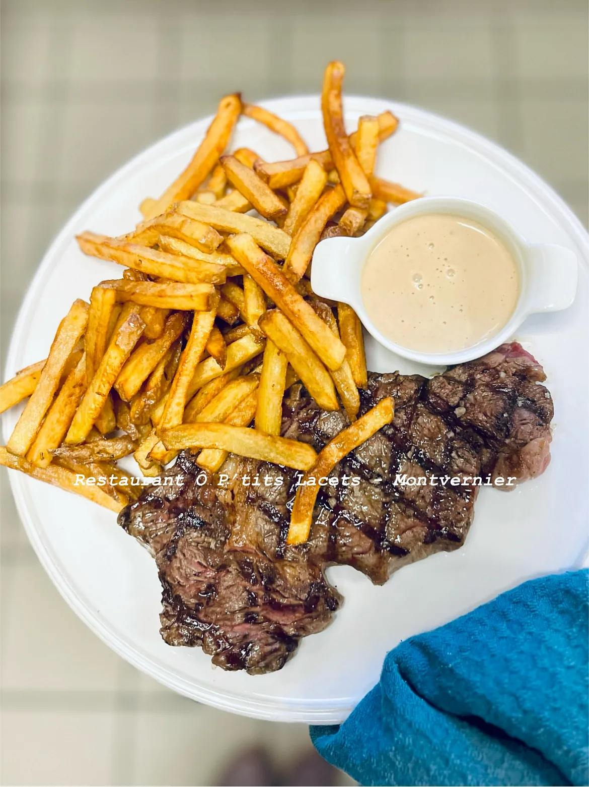 Entrecôte grillée sauce ô Bleu de Sassenage & frites maison